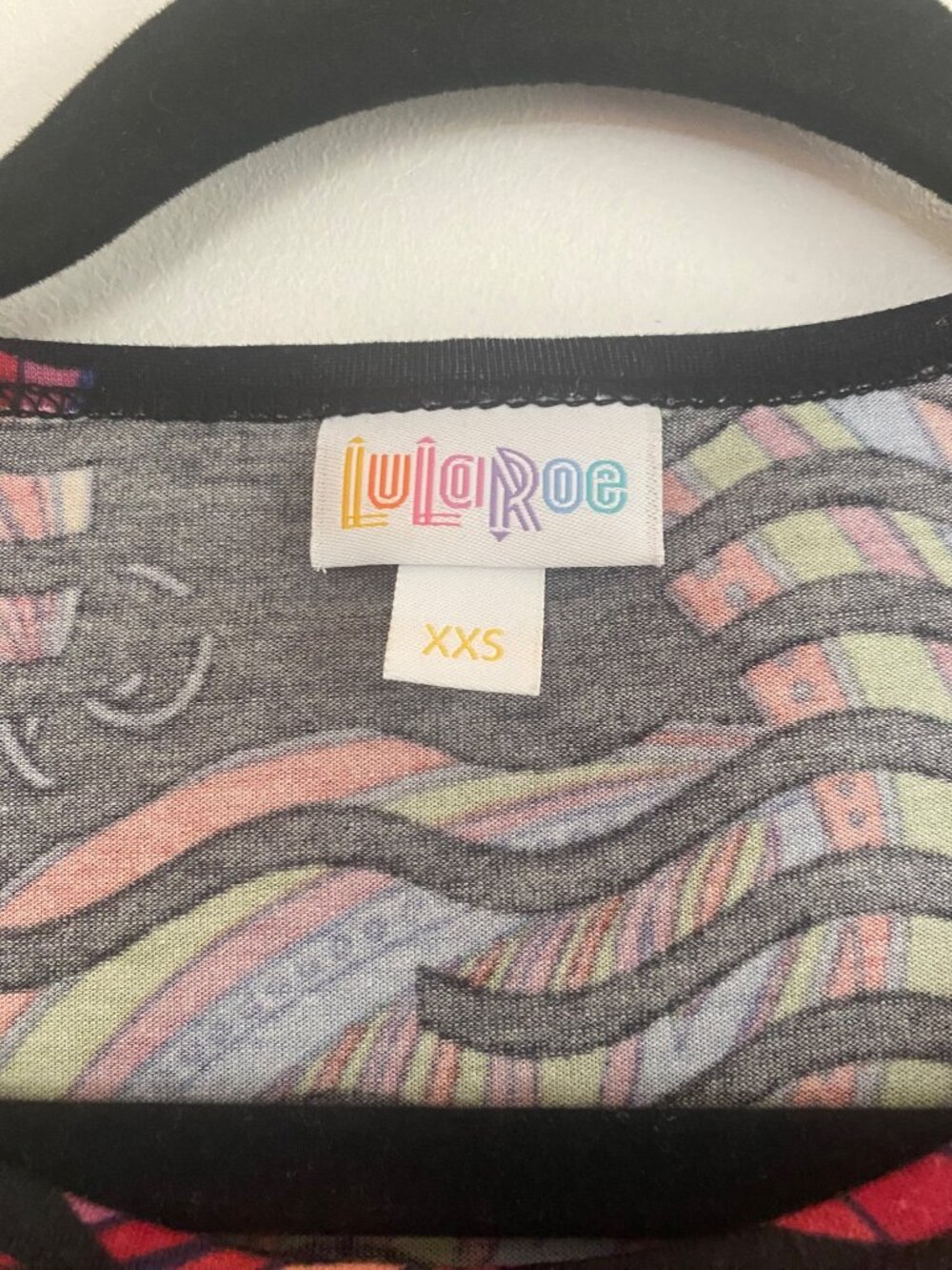 LuLaRoe Multicolor Abstract Print Hi-Low Hem Short Sleeve Tunic Top Size XXS - Picture 2 of 5